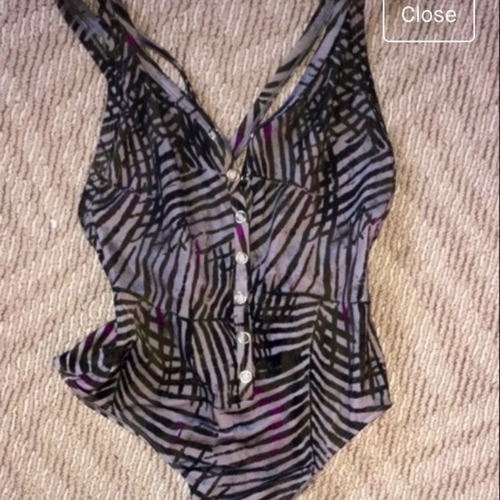 UO one piece